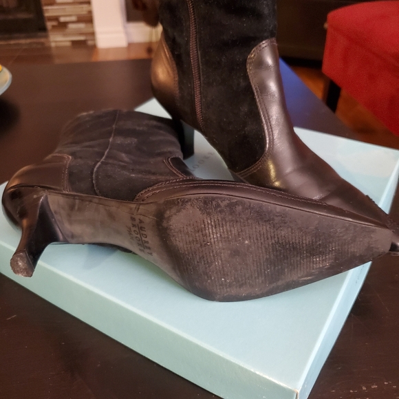 Audrey Brooks booties - Picture 3 of 3